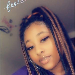 Meet your Posher, Tee